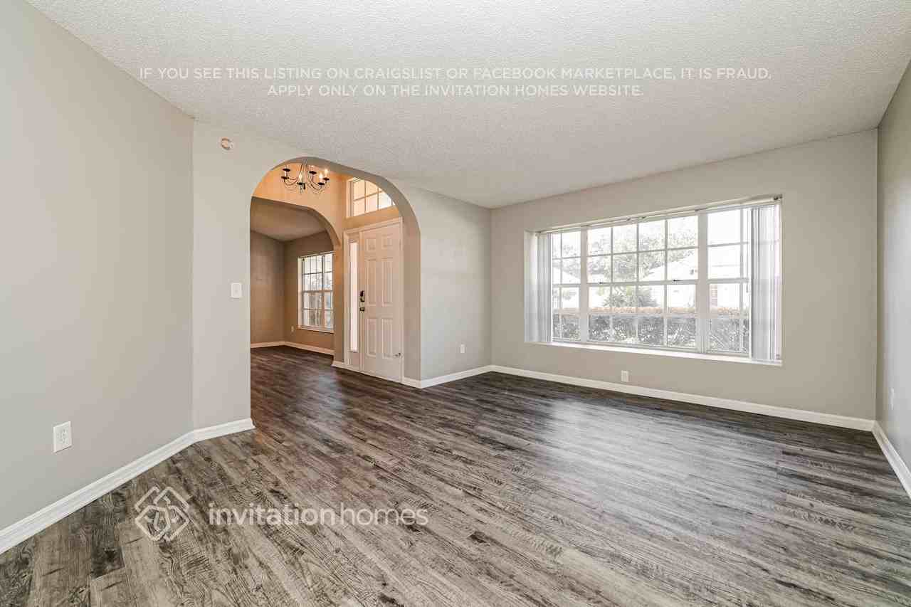 826 Walsingham Way - Photo 3 of 17