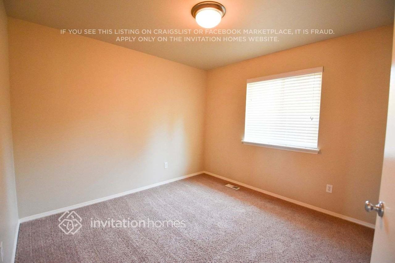 15911 67th Avenue Ct E - Photo 3 of 6