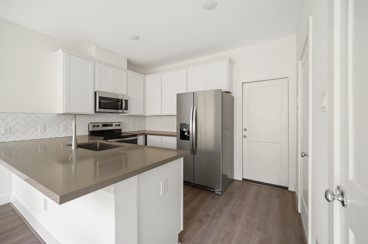 829 Paul Quinn St #829A - Photo 4 of 38