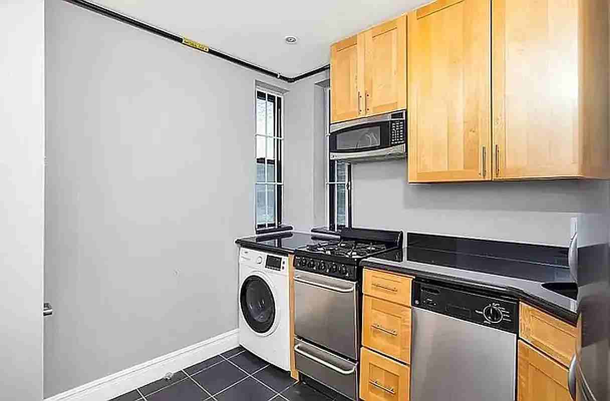219 E 23rd St #20 - Photo 4 of 5