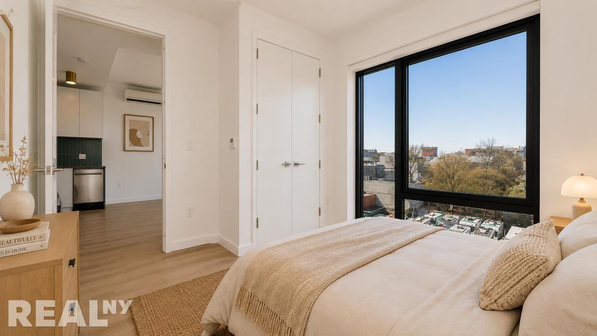 Grand Ave #903 - Photo 4 of 9