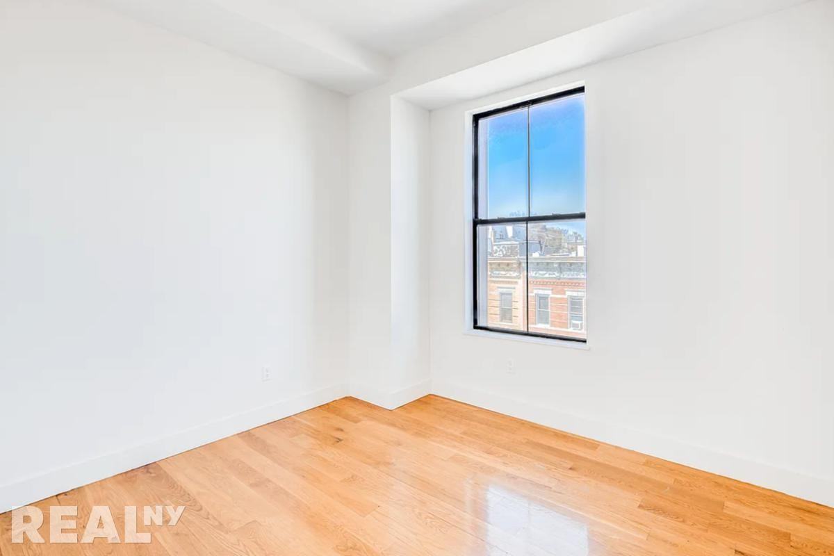 Myrtle Ave #203 - Photo 5 of 6