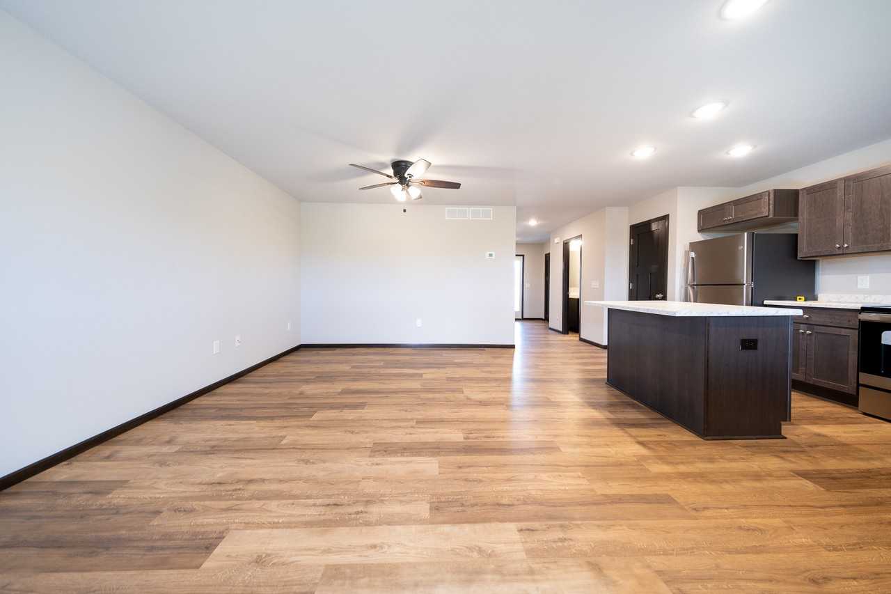 568 4th Circle Dr Se #1 - Photo 6 of 23