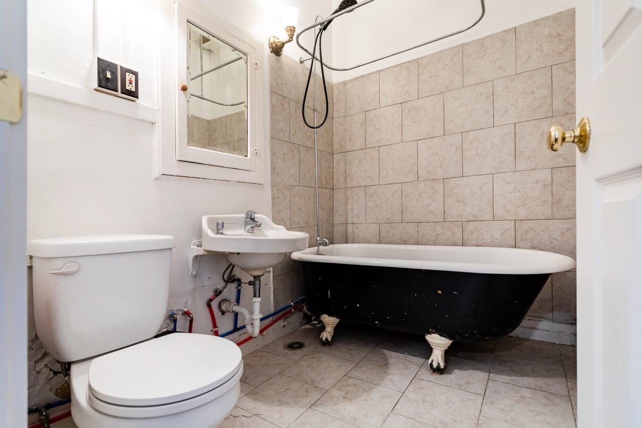 901 6th Avenue - Photo 3 of 6