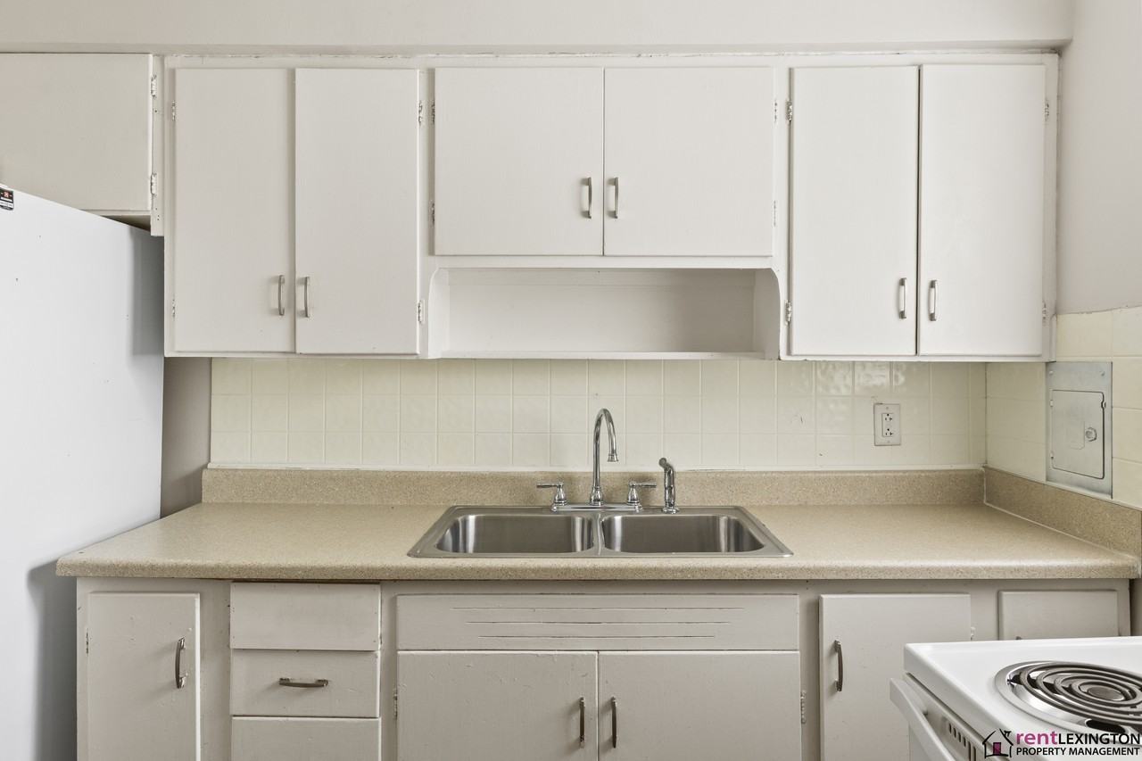 541 Sheridan Dr #1 - Photo 3 of 23