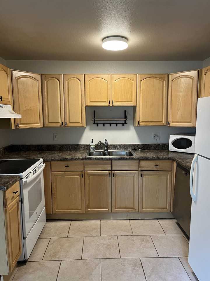 643 Swenson Ave #6 - Photo 5 of 17