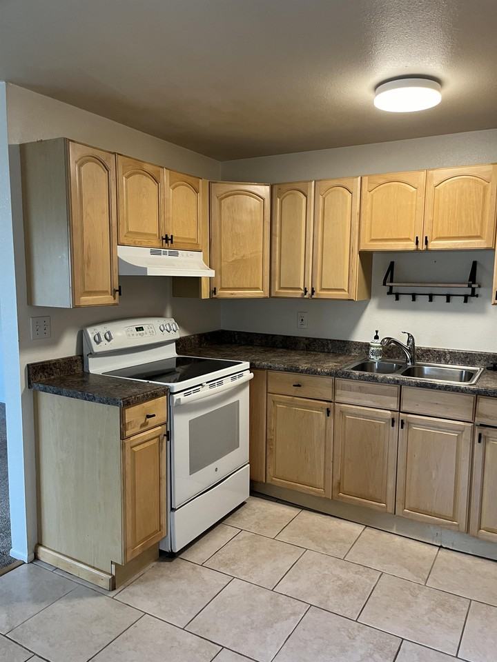 643 Swenson Ave #6 - Photo 6 of 17