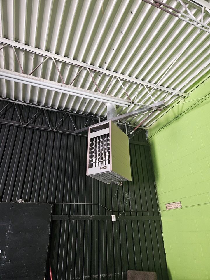 1734 W Hadley Ave - Photo 5 of 9