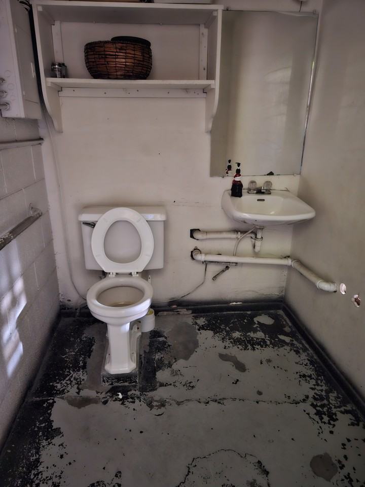 1734 W Hadley Ave - Photo 6 of 9