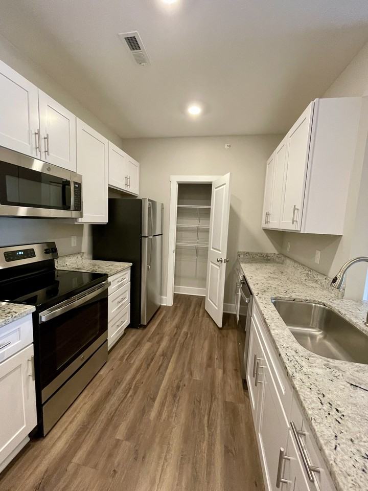 410 English Commons Drive - 101BLDG B #101 - Photo 5 of 48
