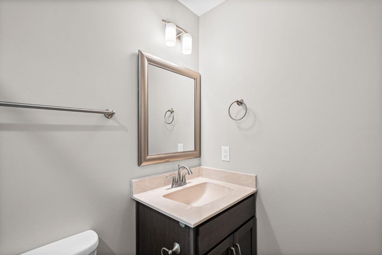 1173 Meadowhill Ln - Photo 4 of 10