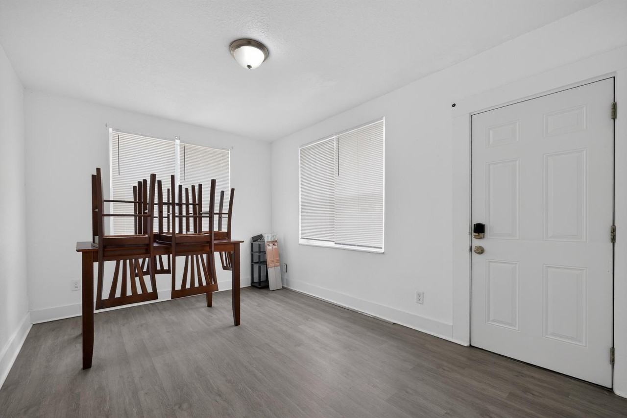 3212 Barnett St - Photo 4 of 11