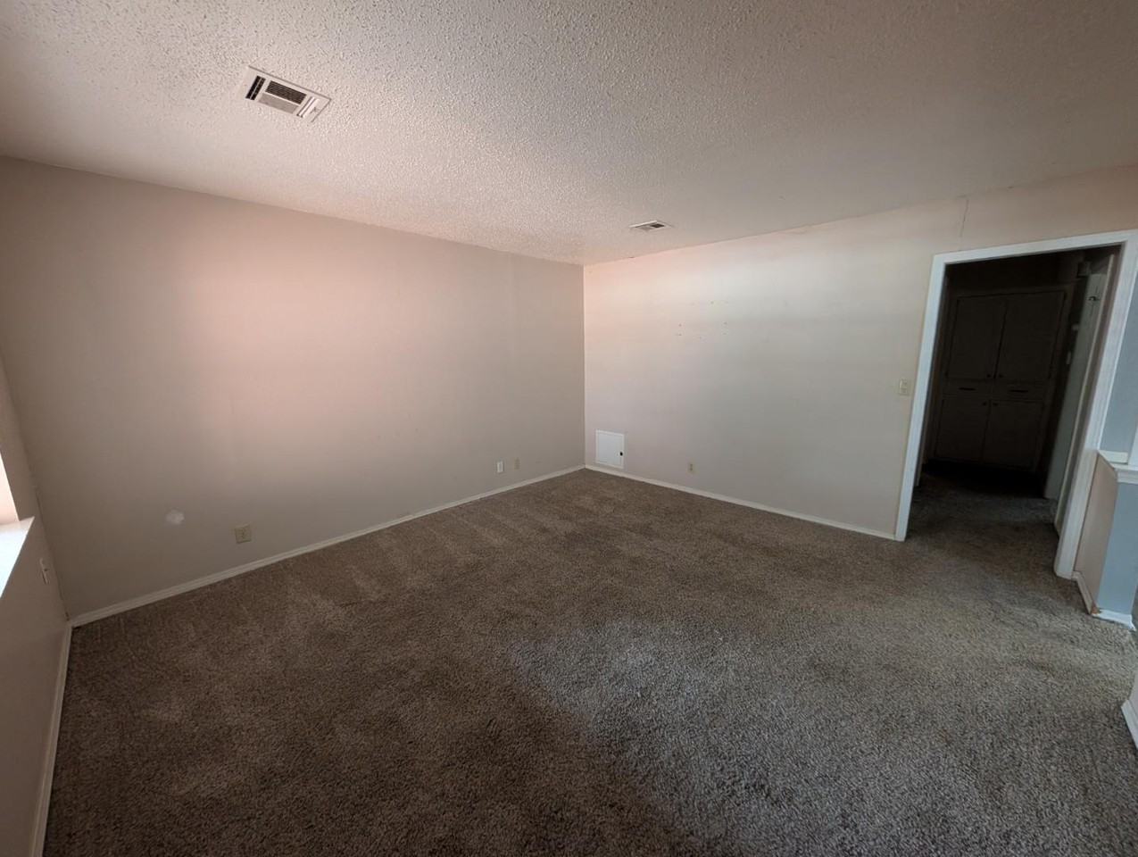 122 Crystal Cir - Photo 6 of 20