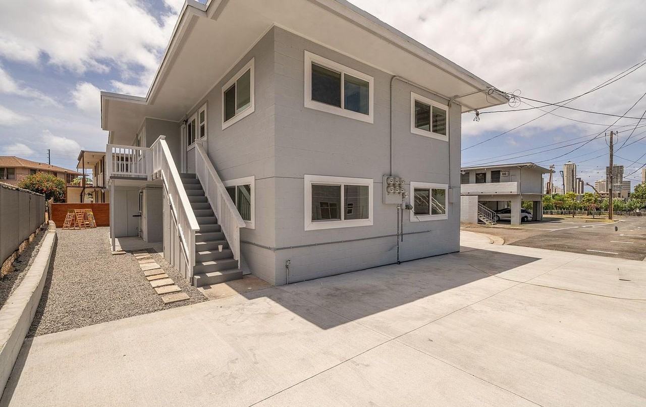 829 Waiaka Pl - Photo 4 of 9
