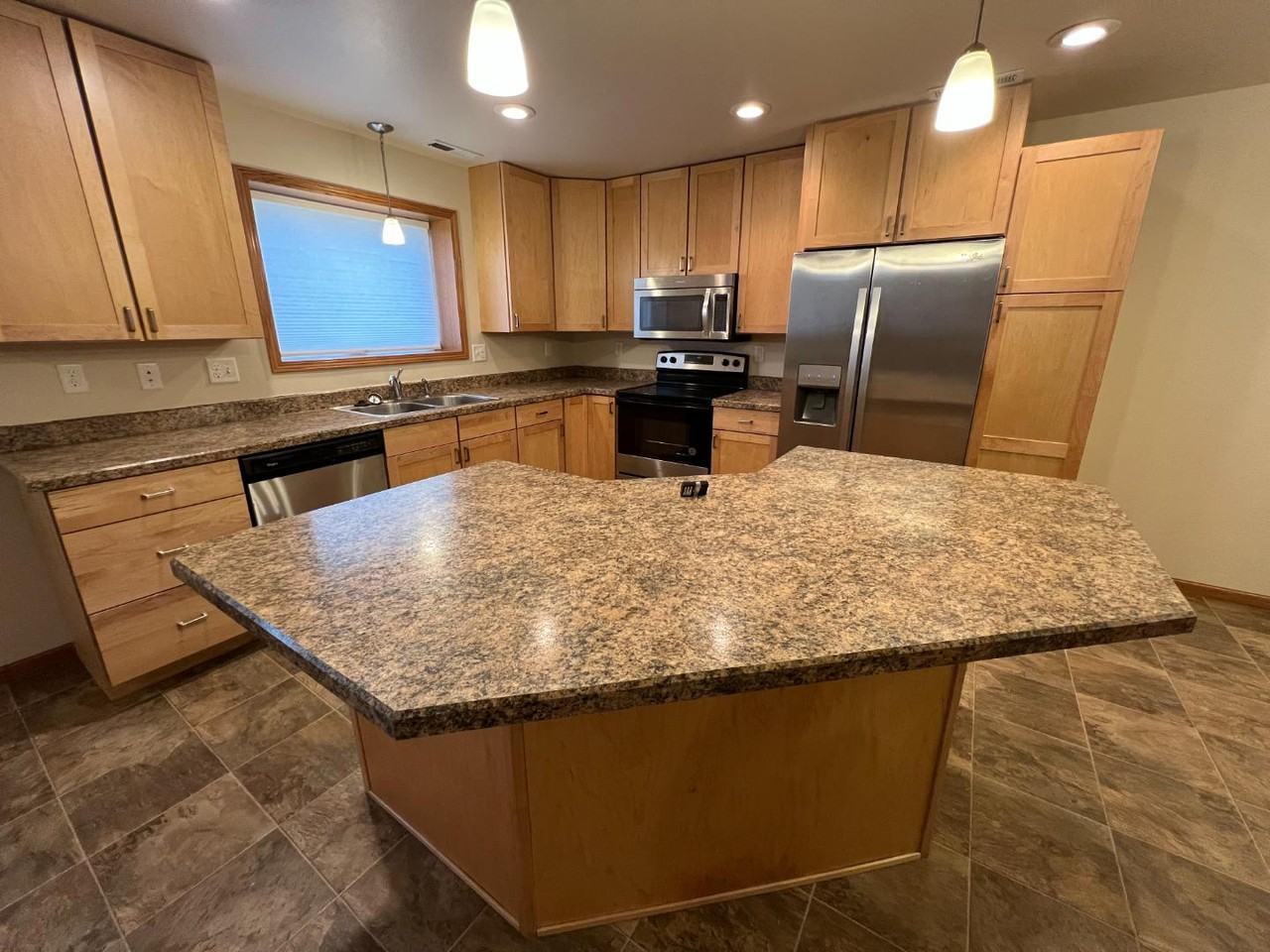 1021 N 33rd St - Photo 4 of 11