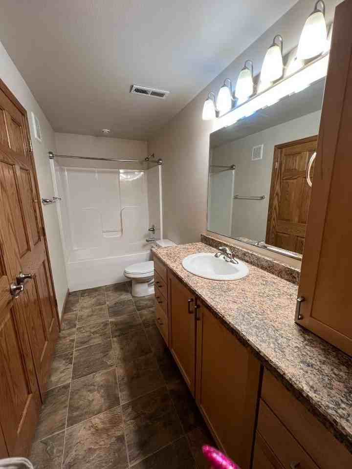 1021 N 33rd St - Photo 6 of 11
