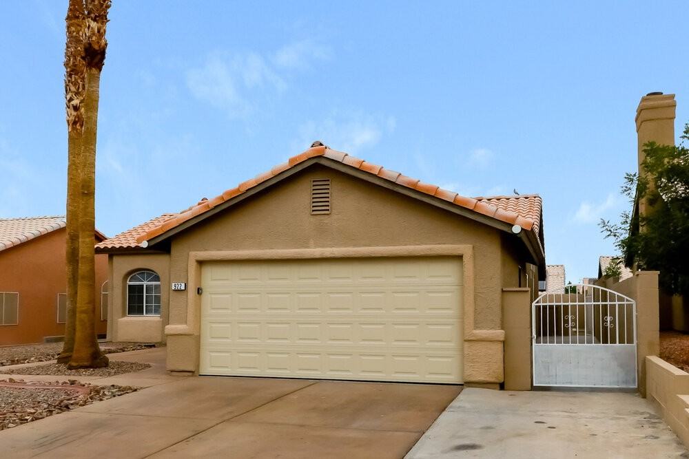 922 Strider Dr - Photo 2 of 15
