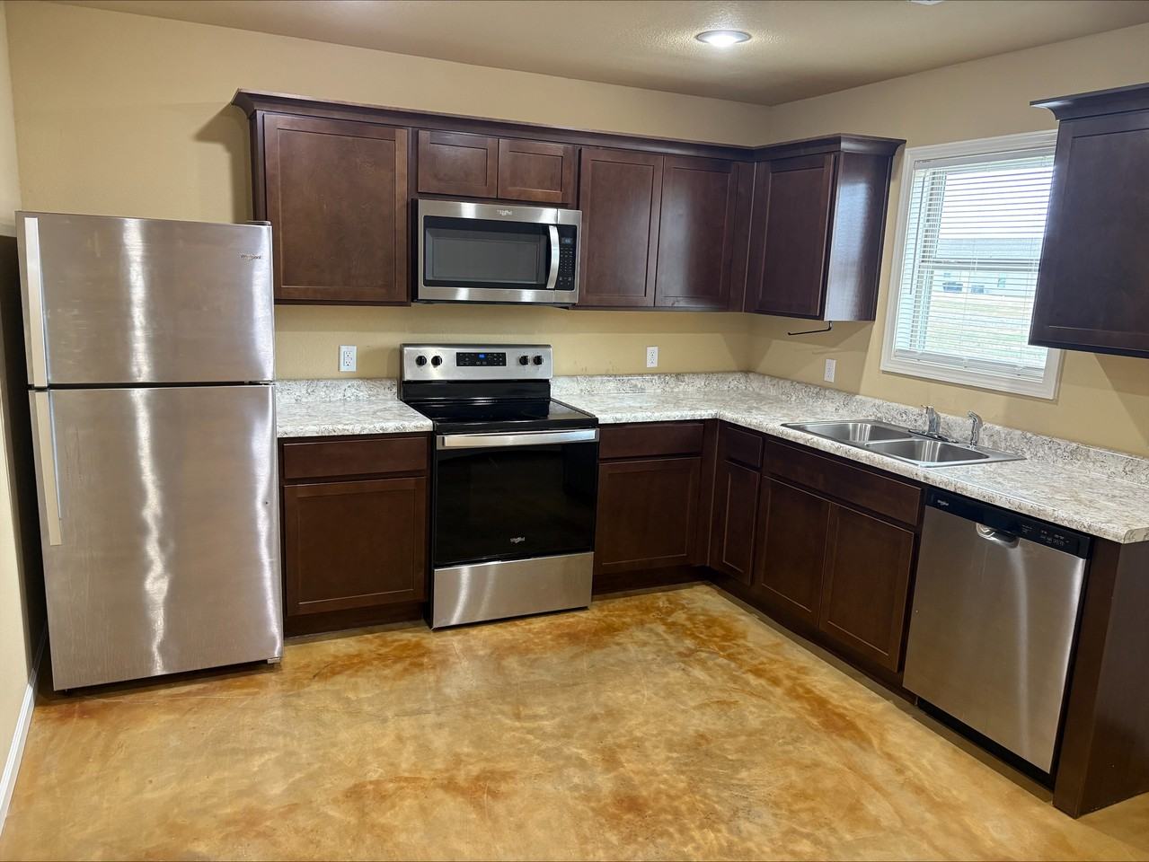 400 Eagle St #29 - Photo 4 of 12