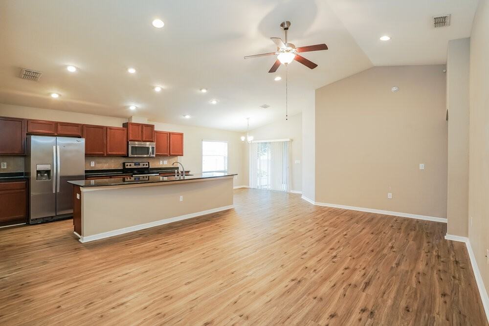 4736 Summerfield Cir - Photo 4 of 16