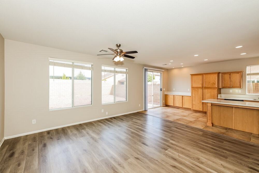 1004 Clearwater River Ave - Photo 5 of 17
