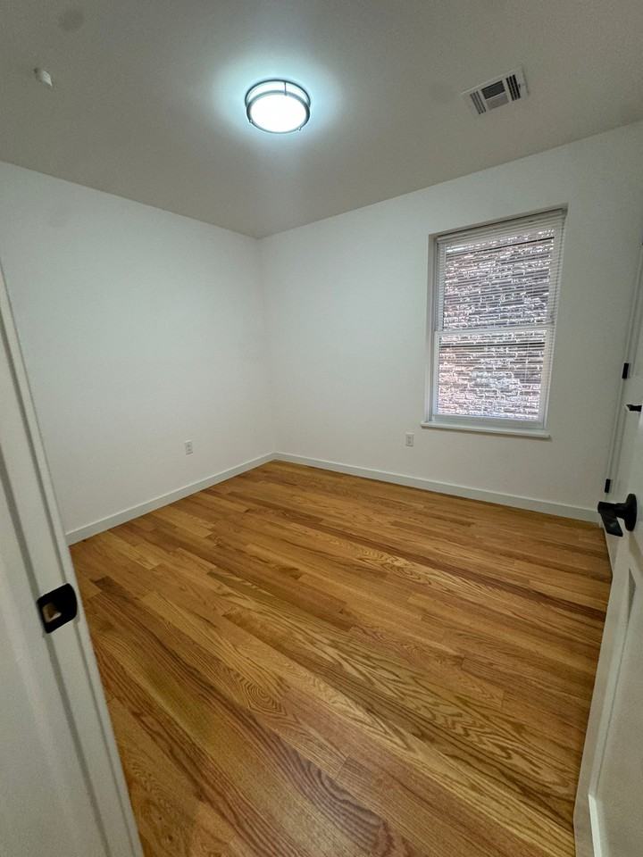 52 James St #2 - Photo 2 of 11