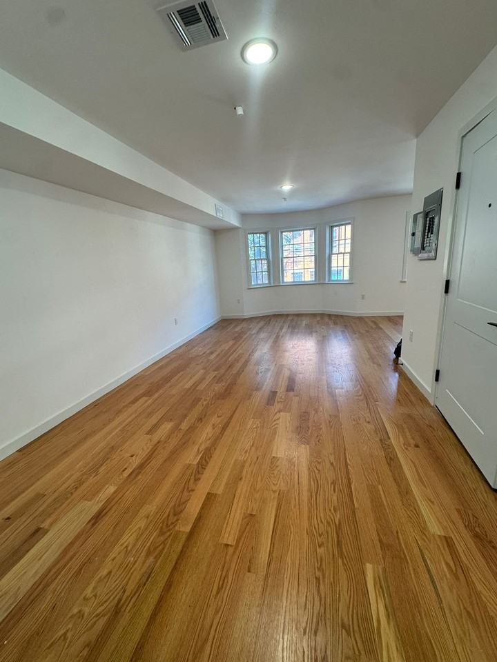 52 James St #2 - Photo 3 of 11