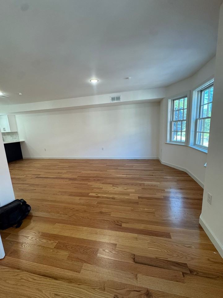 52 James St #2 - Photo 4 of 11