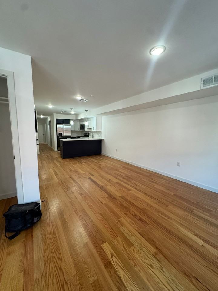 52 James St #2 - Photo 5 of 11