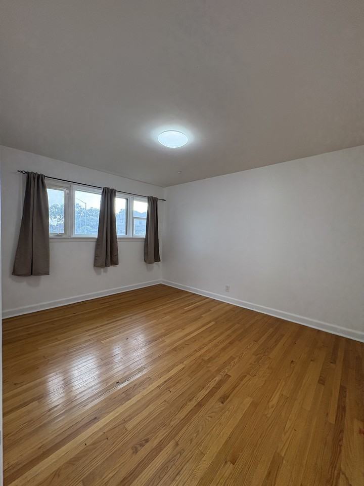315 Matheson Ave - Photo 5 of 10