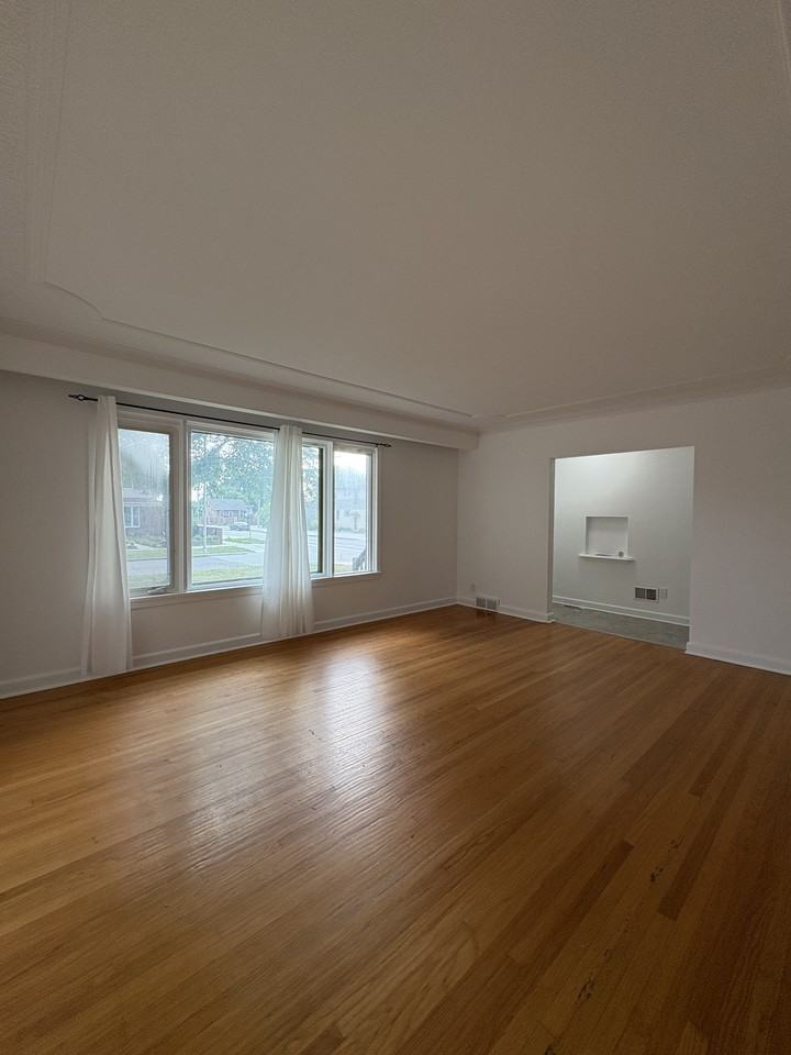 315 Matheson Ave - Photo 7 of 10