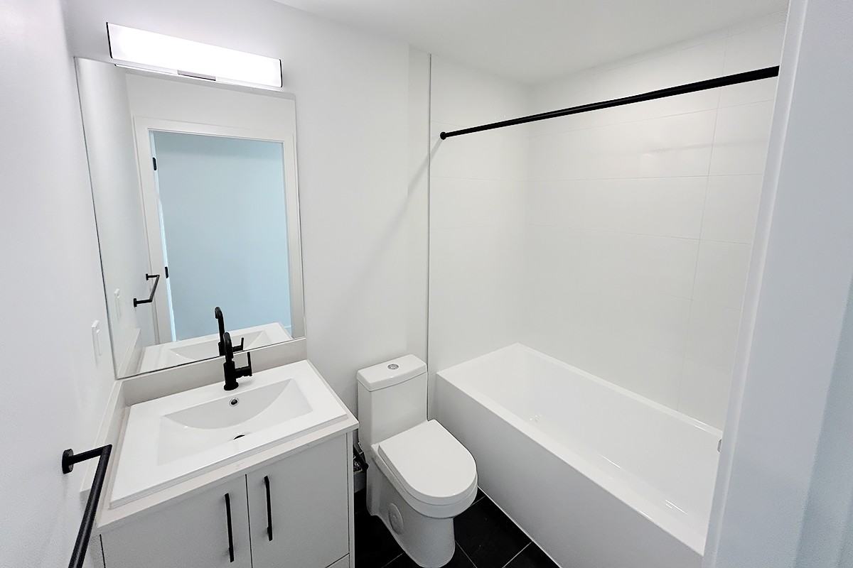 3068 Kingsway - Photo 5 of 6