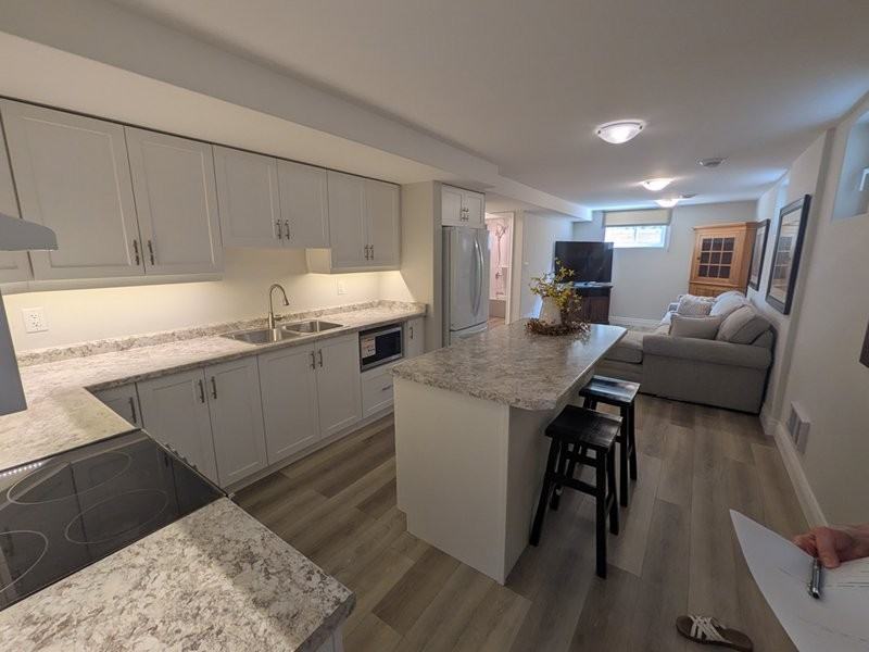 203 Bishop Dr - Photo 2 of 12