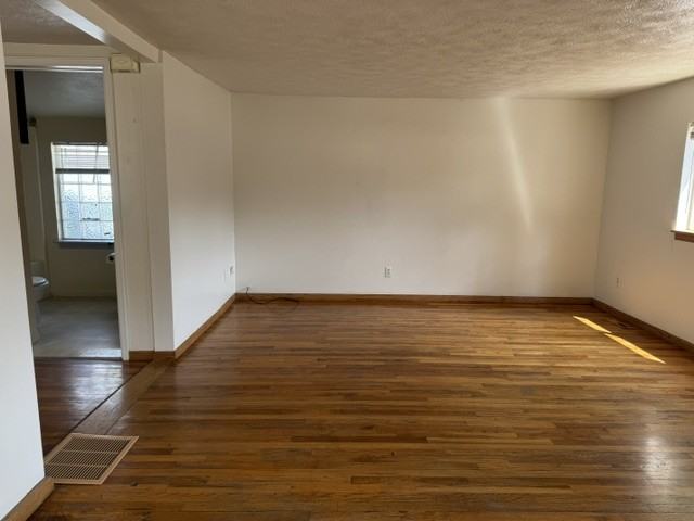 E Myrtle St #1 - Photo 4 of 11