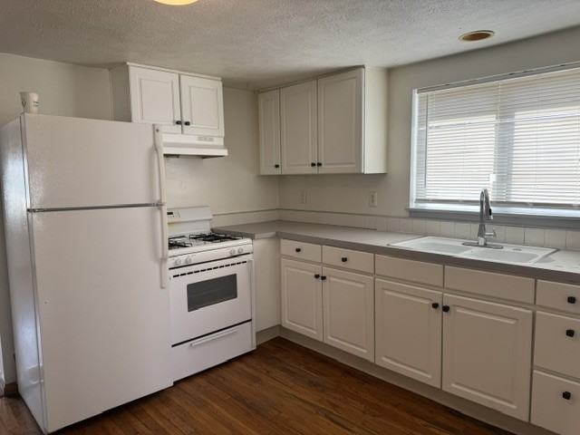 E Myrtle St #1 - Photo 6 of 11