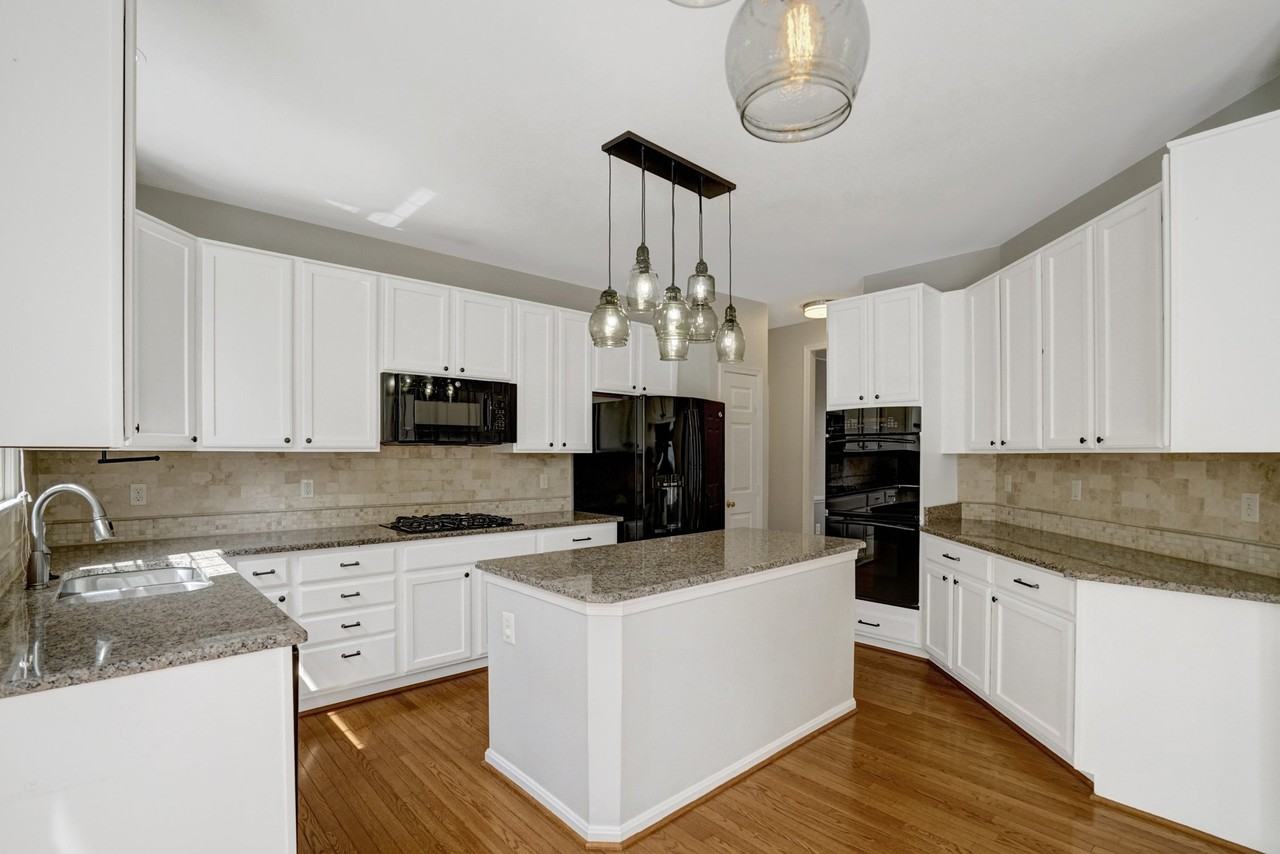 5372 Chieftain Cir #1 - Photo 2 of 34