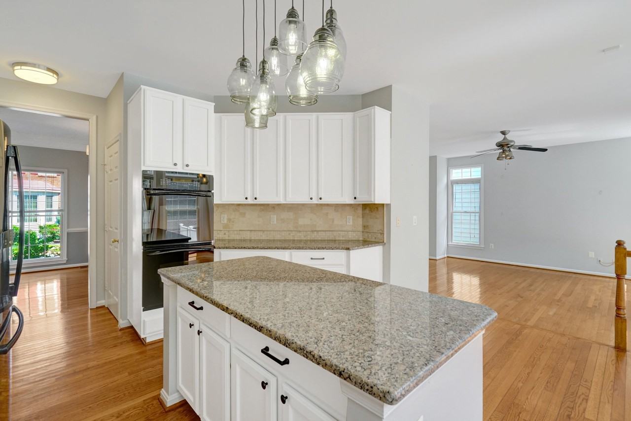 5372 Chieftain Cir #1 - Photo 3 of 34