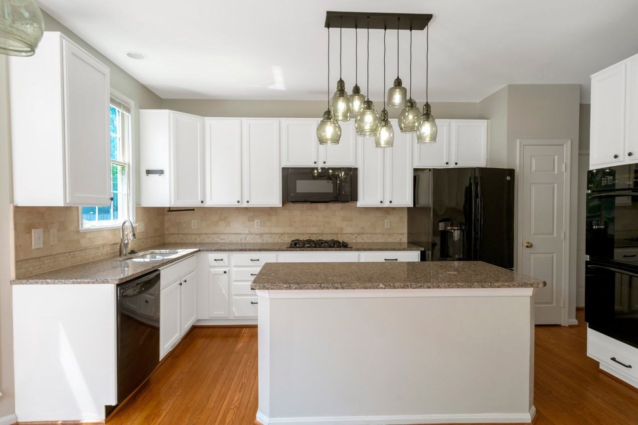 5372 Chieftain Cir #1 - Photo 5 of 34