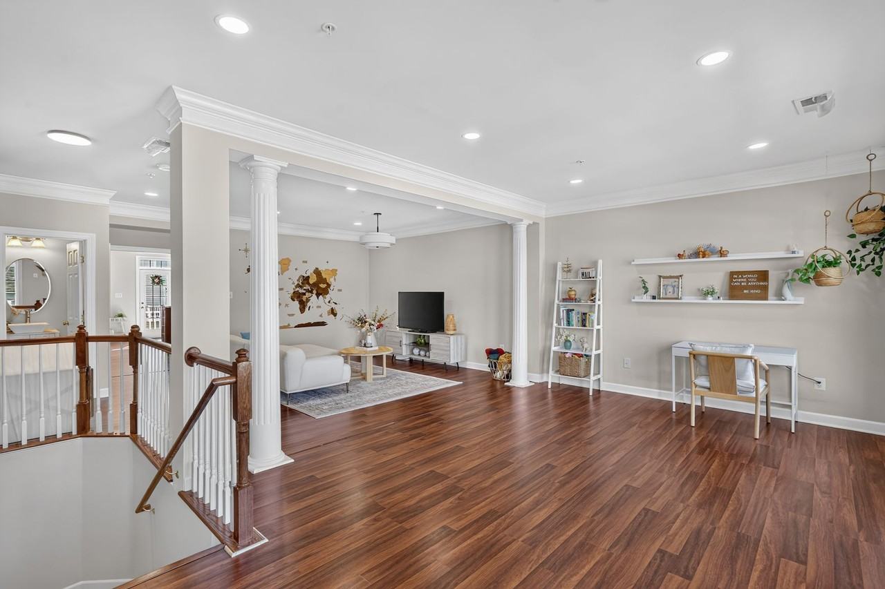 630 Pelican Ave #1 - Photo 3 of 34
