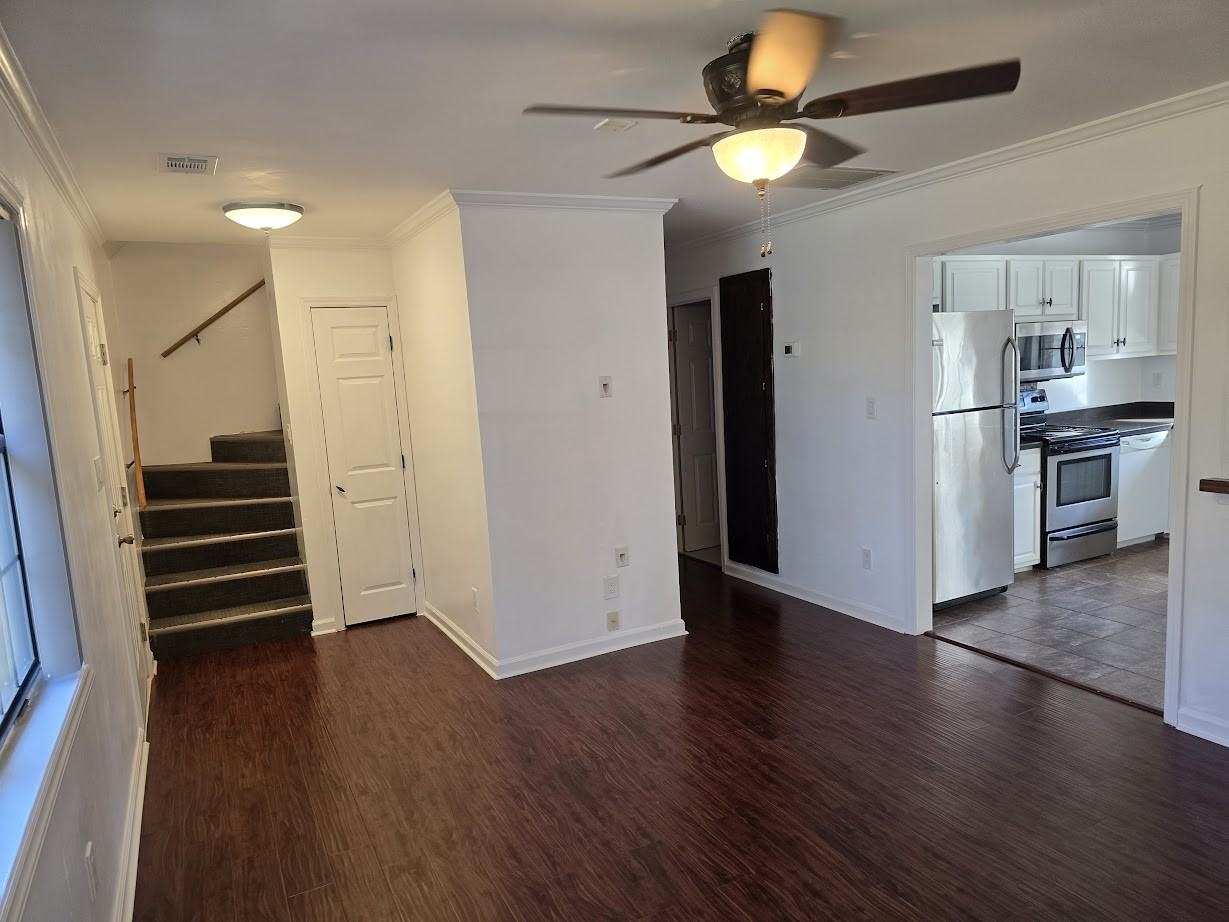 4904 West St #1 - Photo 3 of 21