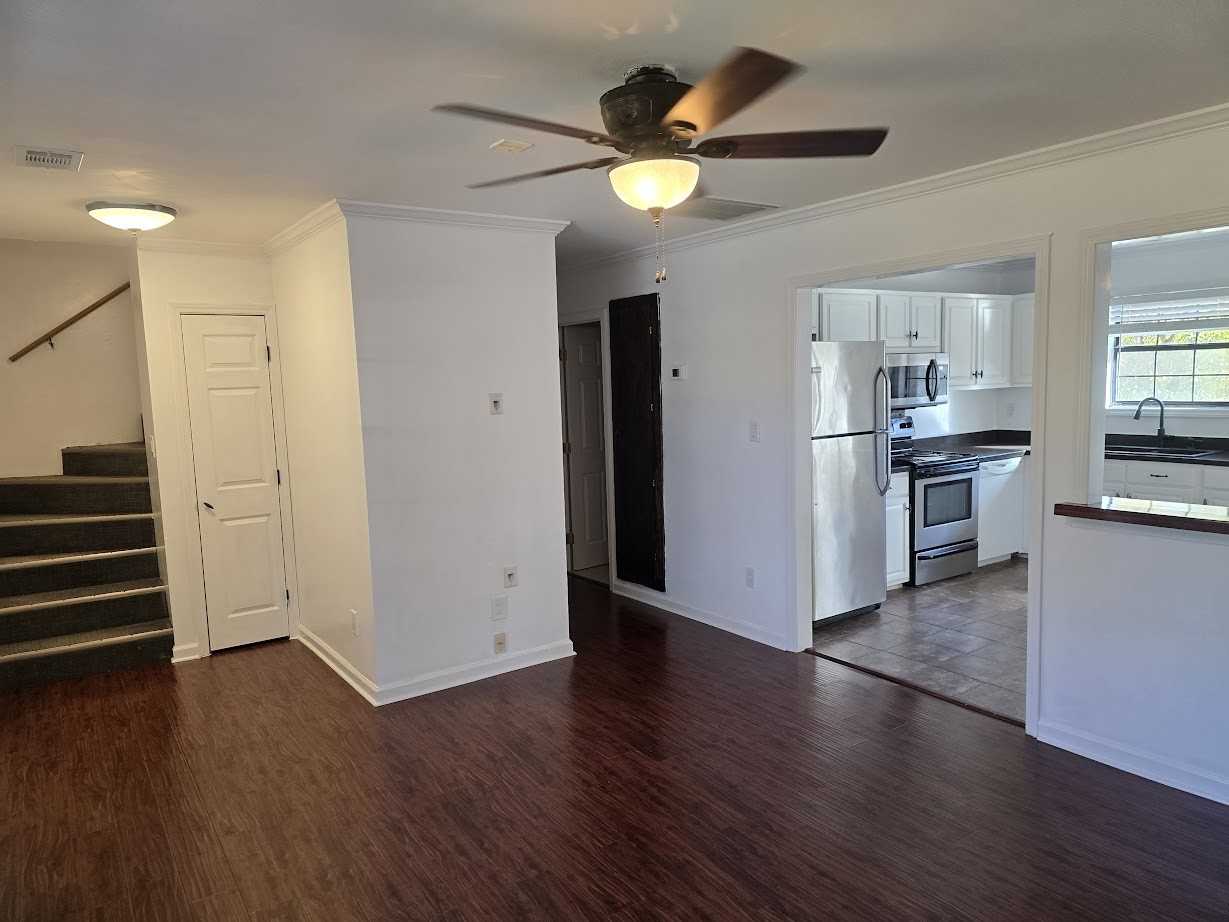 4904 West St #1 - Photo 4 of 21
