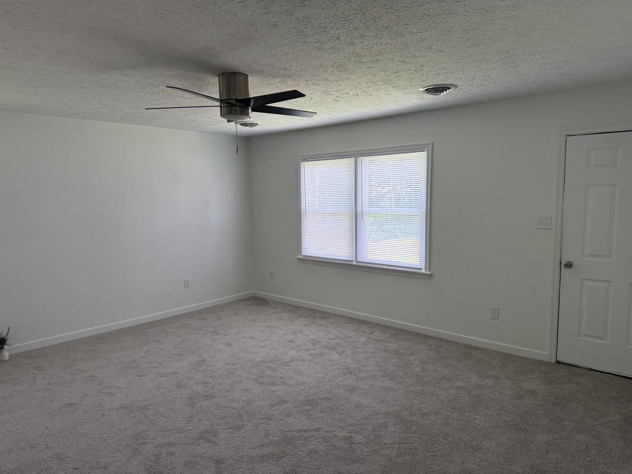 218 N Mapleleaf Ave #1