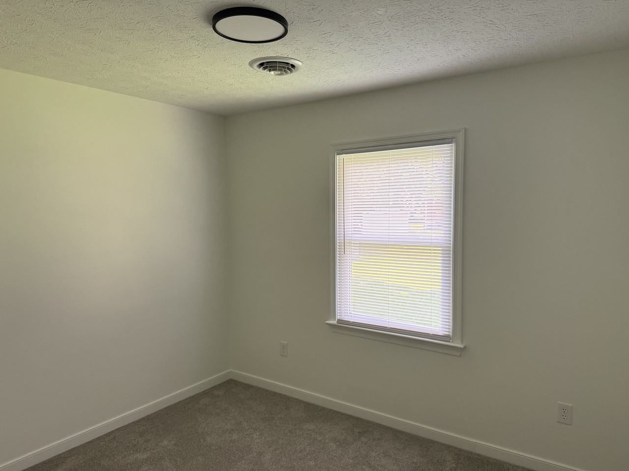 218 N Mapleleaf Ave #1 - Photo 2 of 9