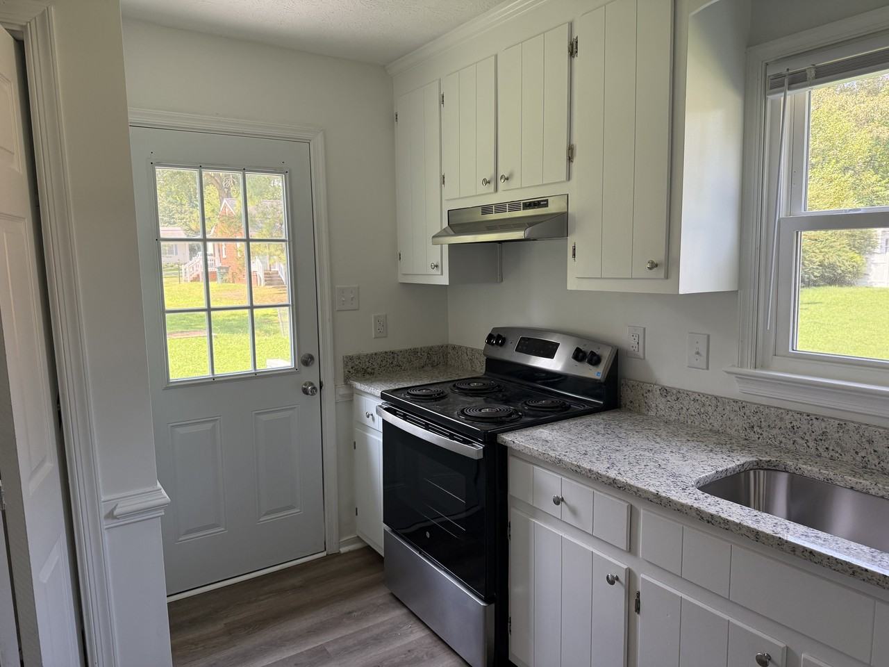 218 N Mapleleaf Ave #1 - Photo 6 of 9