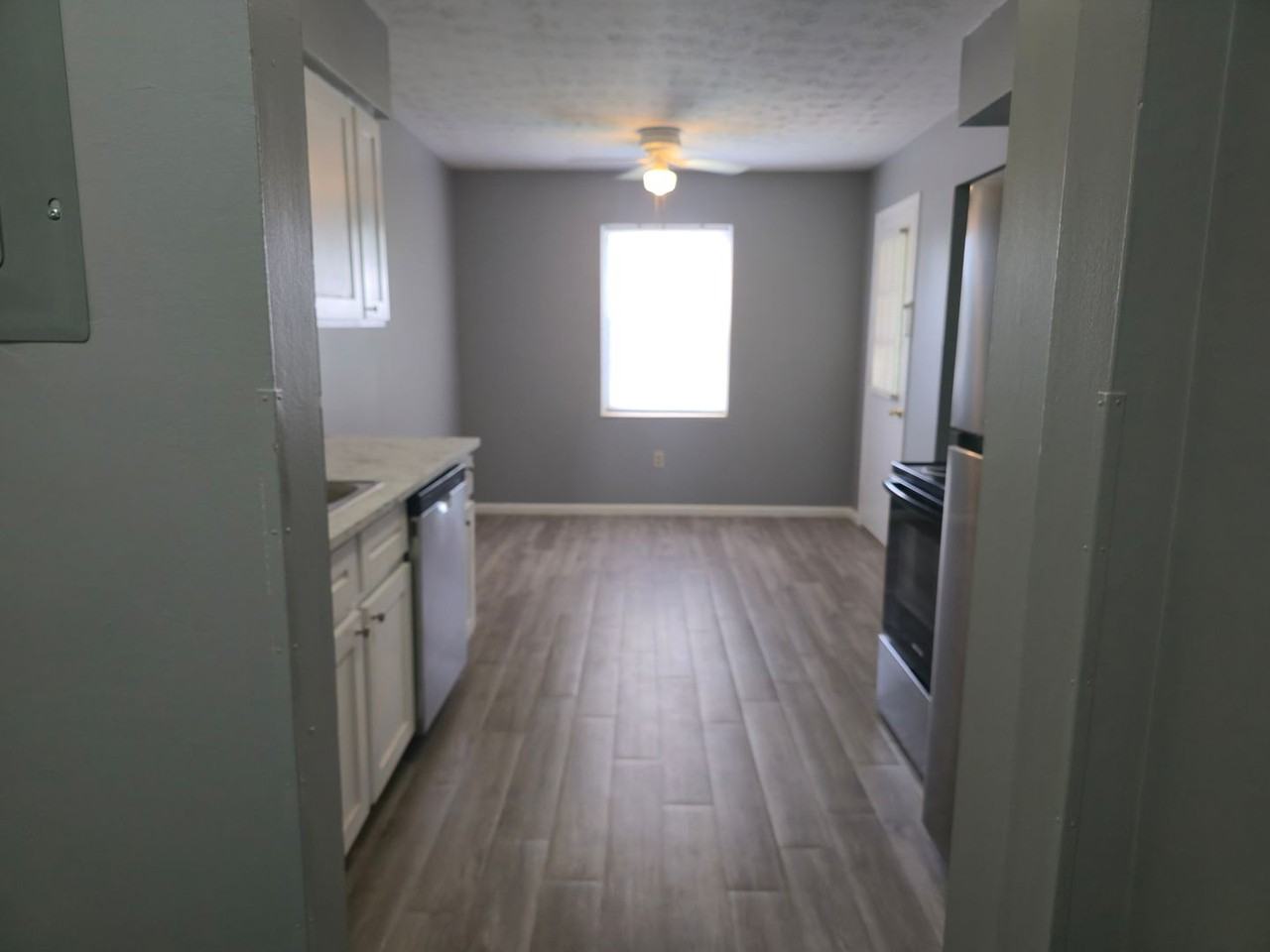 Berry Lane Apartments - Photo 4 of 11