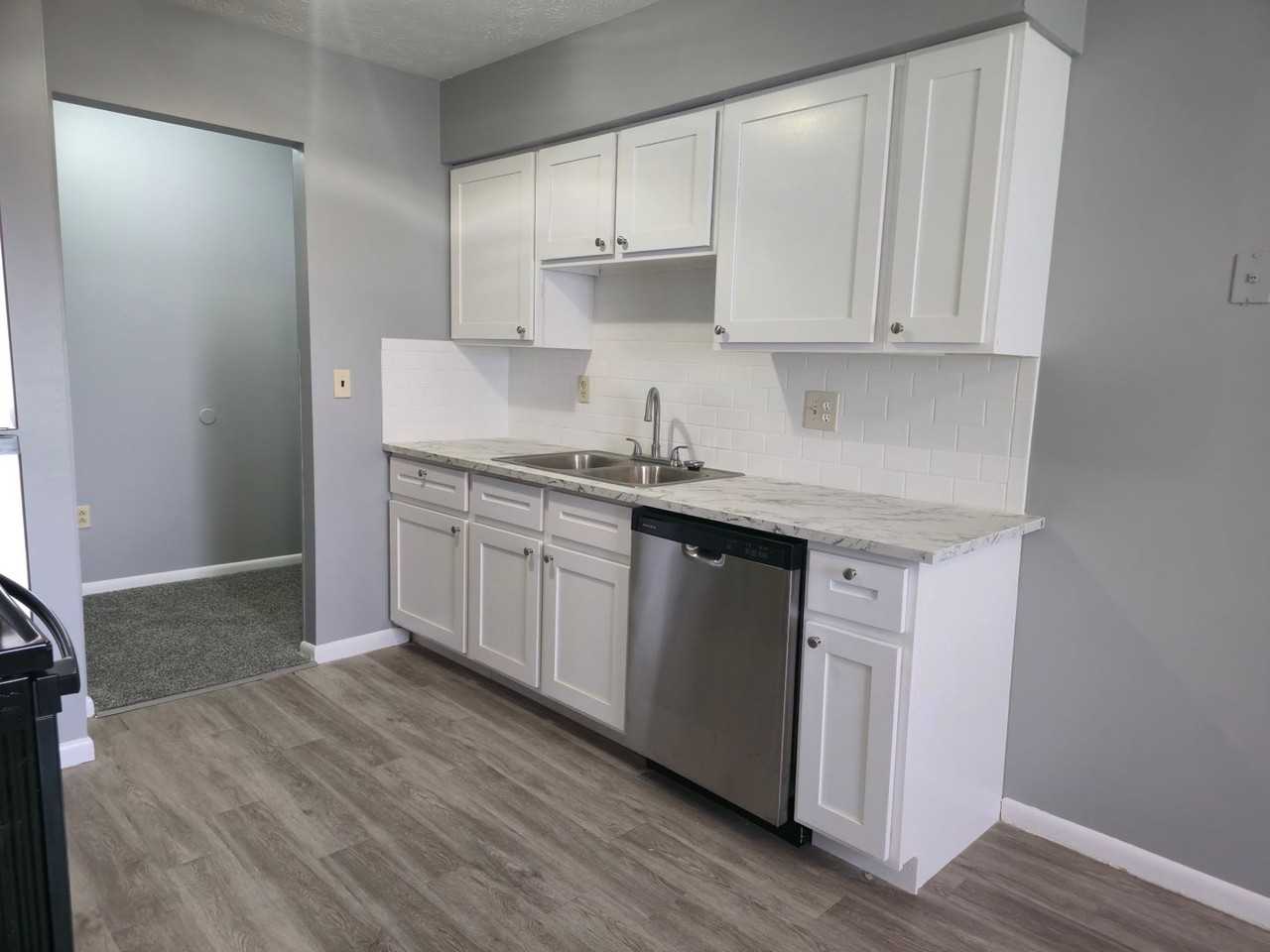 Berry Lane Apartments - Photo 5 of 11