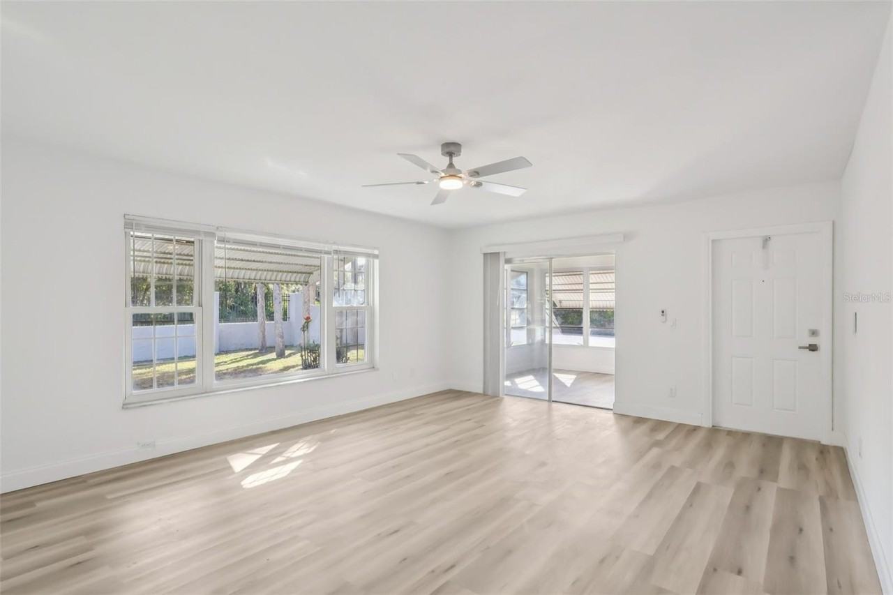 11147 Acme Dr #D - Photo 3 of 32