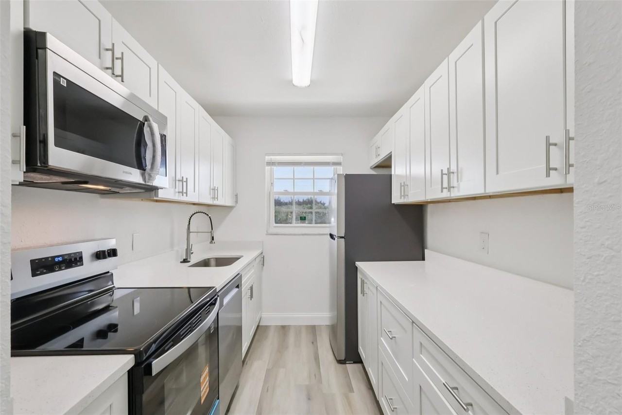 11147 Acme Dr #D - Photo 7 of 32