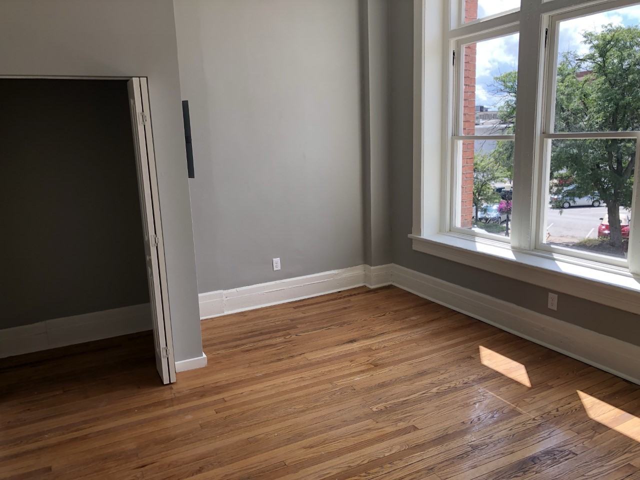 421 Brady St #4 - Photo 4 of 10