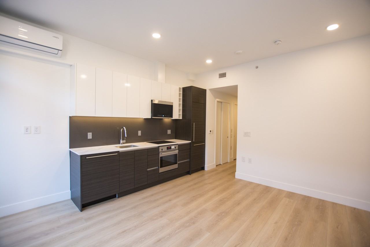 333 Carrall Street #206 - Photo 5 of 18