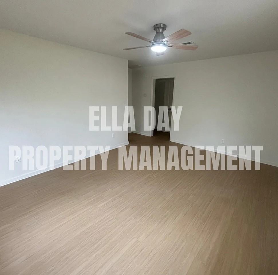 550 N Sheridan St #1 - Photo 3 of 13